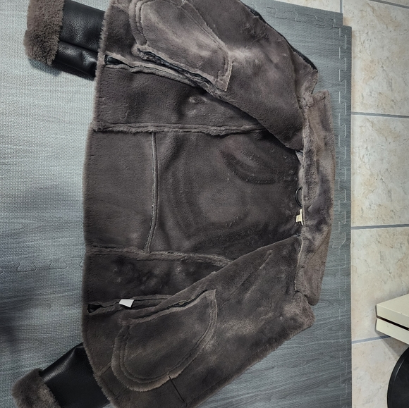 Women's Large, charcoal faux leather coat. - Picture 5 of 7